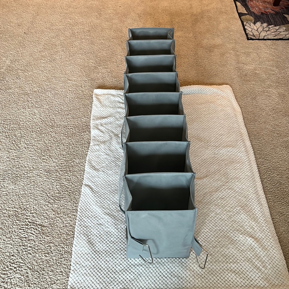 Hanging Shoe Rack with side pockets